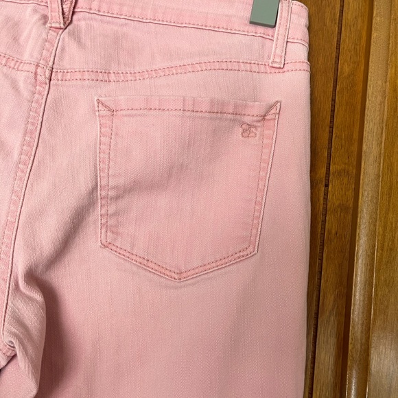 “Jessica Simpson” Ladies Lt. Pink Rolled Skinny, With Pockets, Size 6 (28 waist) - Picture 6 of 9